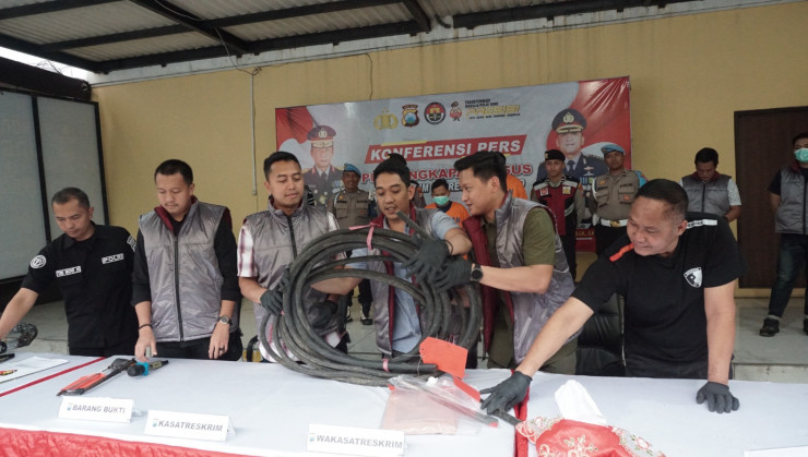 Kerjasama Satpam Pabrik Tiga Kali Curi Kabel Tembaga, Dua Tersangka Diringkus